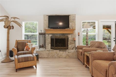 1663 Mooney Ingleside TX 78362