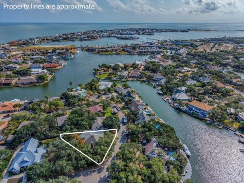 2006 Crescent Drive Rockport TX 78382