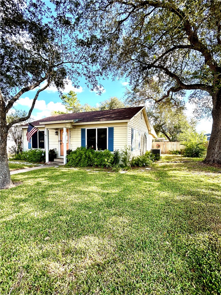 1504 N Adams Street Beeville TX 78102