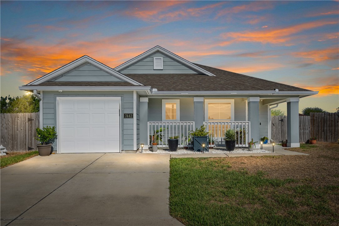 7442 Russ Corpus Christi TX 78414