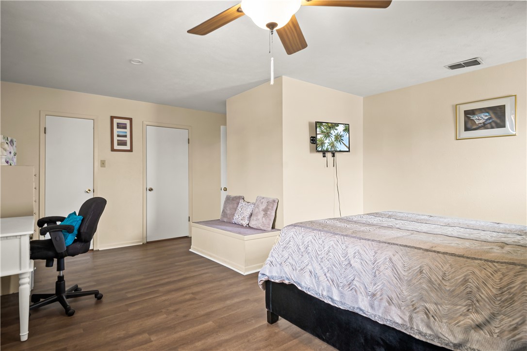 1211 Whispering Sands Street Port Aransas TX 78373