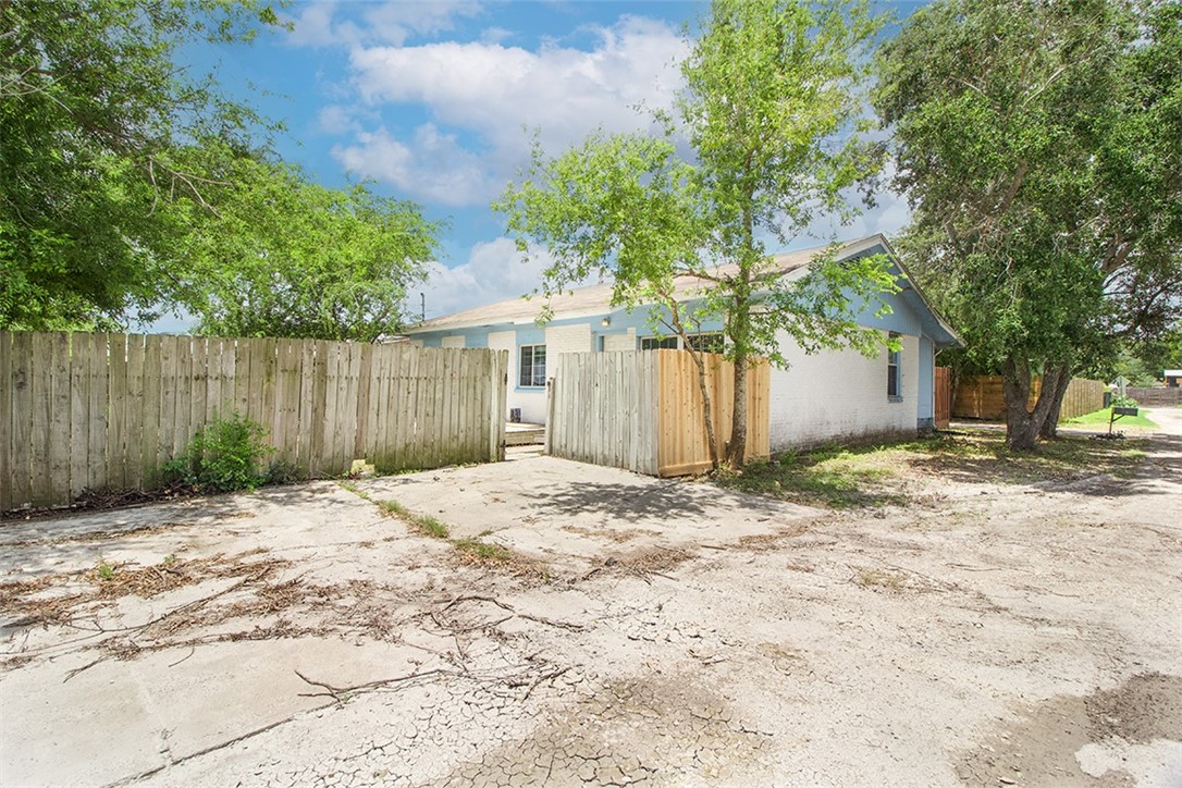 302 Wray Lane Corpus Christi TX 78412
