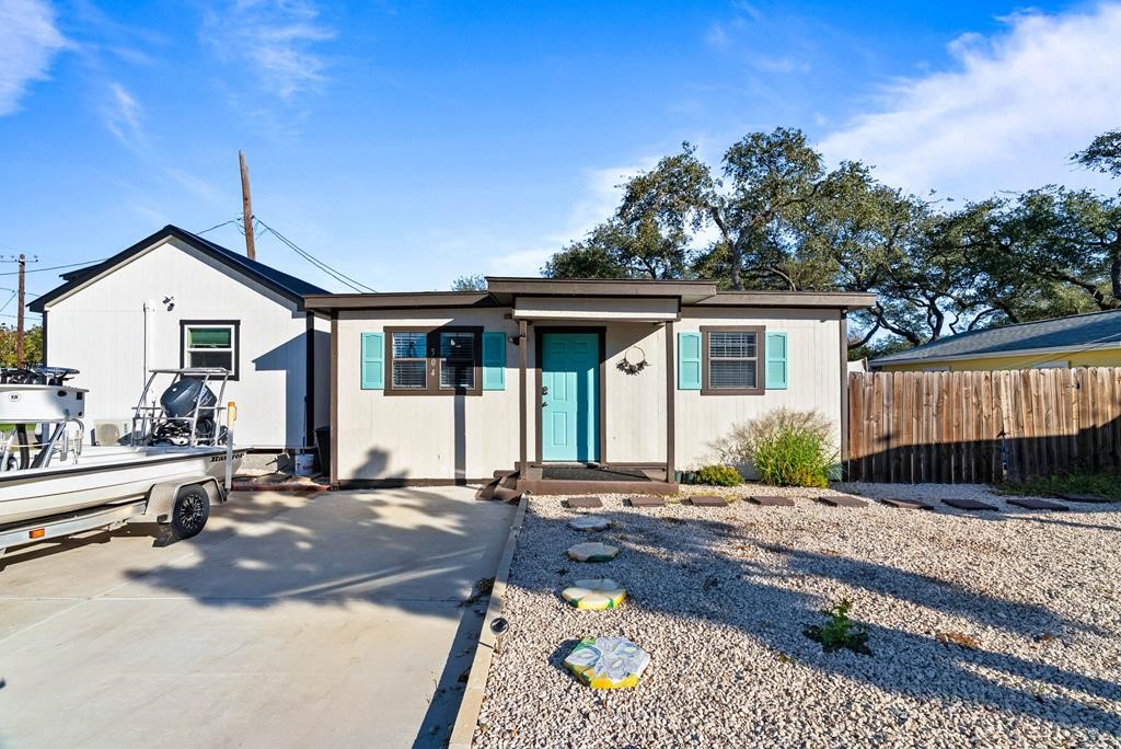 504 W Liberty Street Rockport TX 78382