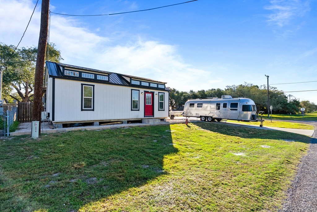 504 W Liberty Street Rockport TX 78382