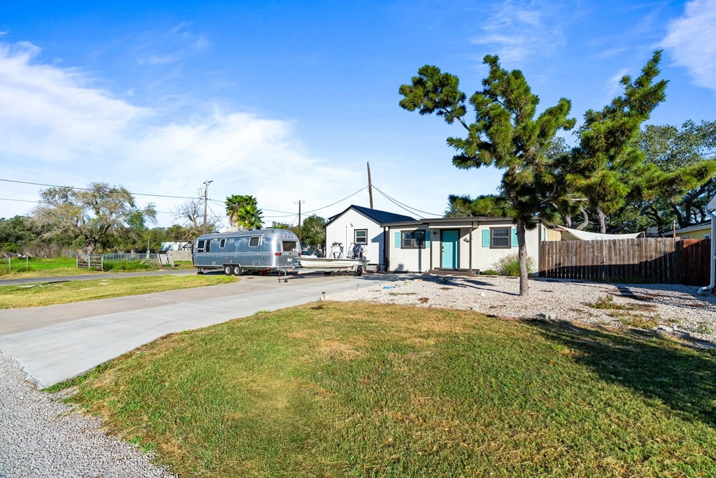 504 W Liberty Street Rockport TX 78382