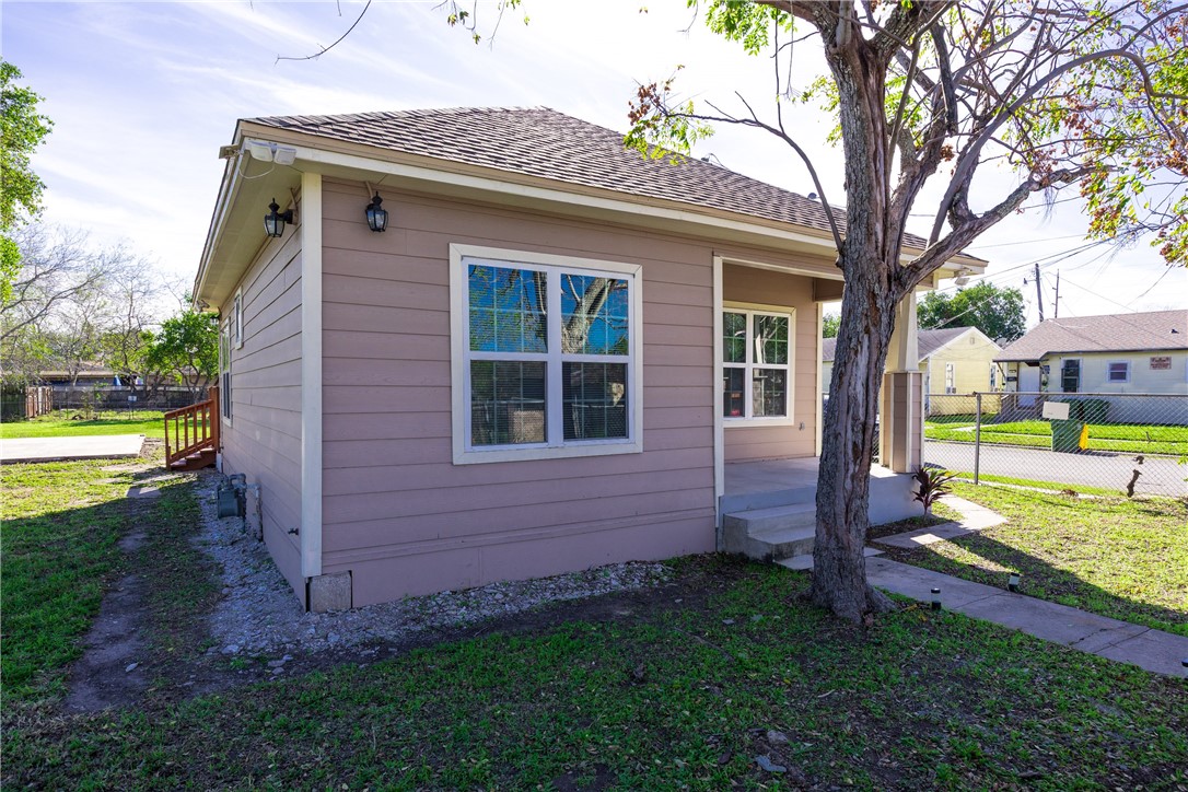 2407 Mary Street Corpus Christi TX 78405