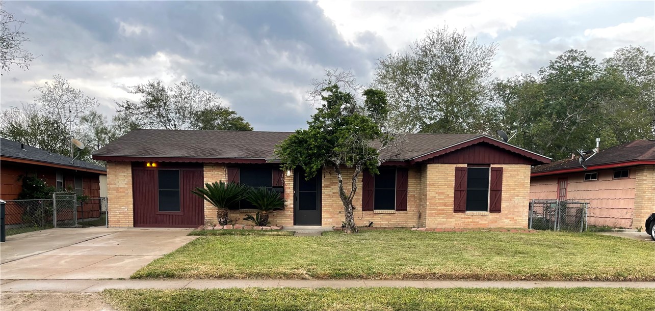 1821 Tina Street Alice TX 78332