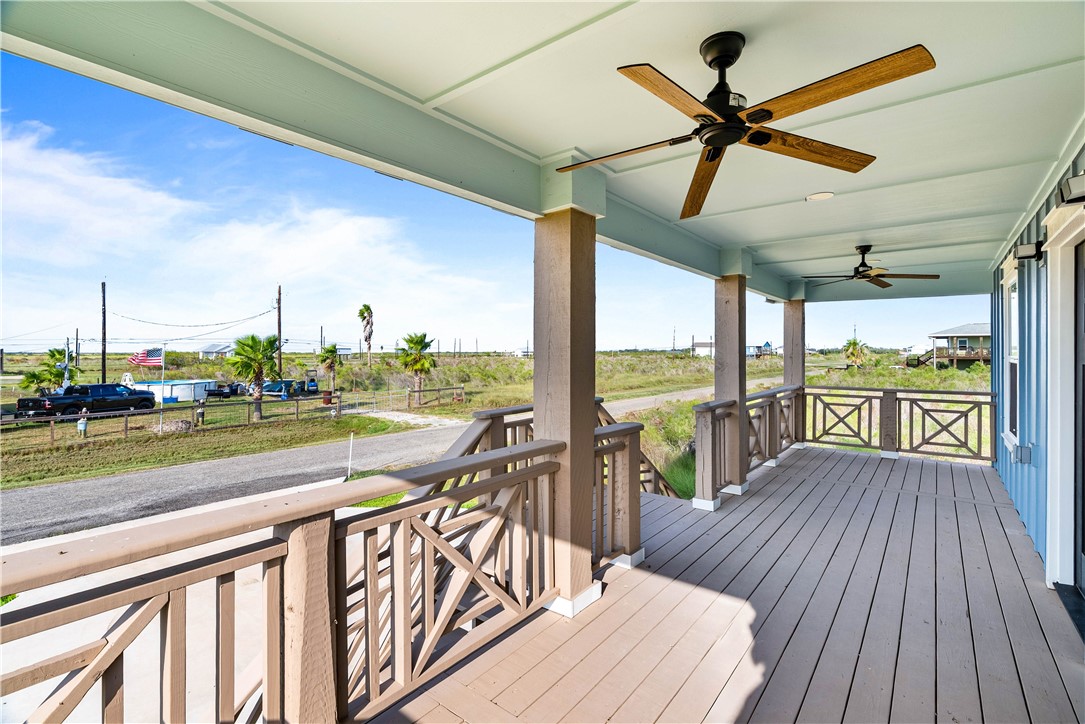 324 W Live Oak Lane Rockport TX 78382