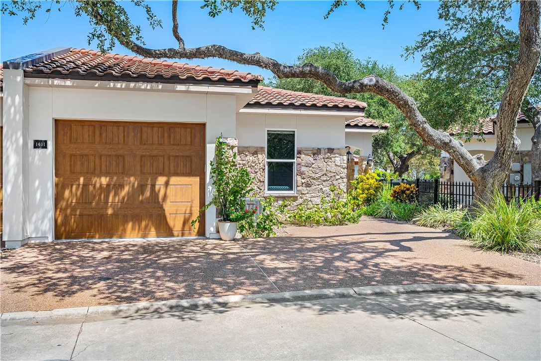 1401 Royal Oaks Fulton TX 78382