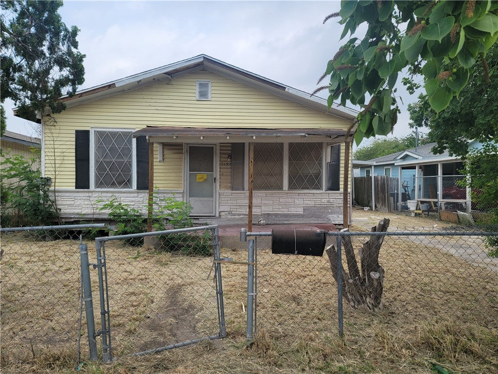 913 Dakota Street Robstown TX 78380