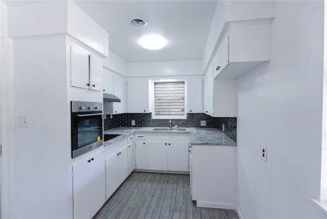 1108 N Woodlawn Drive Alice TX 78332