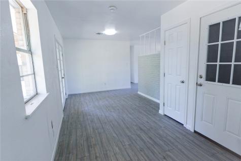 1108 N Woodlawn Drive Alice TX 78332
