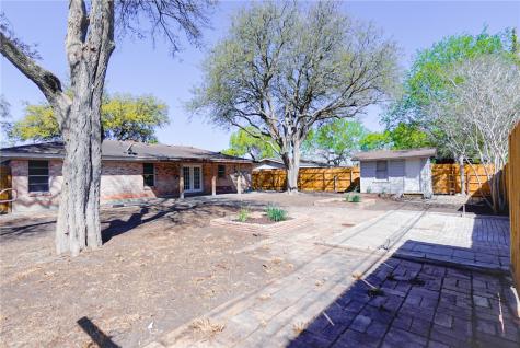 1108 N Woodlawn Drive Alice TX 78332