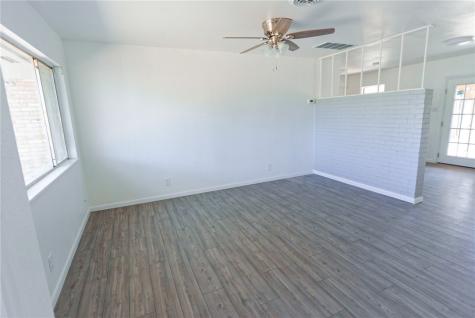 1108 N Woodlawn Drive Alice TX 78332