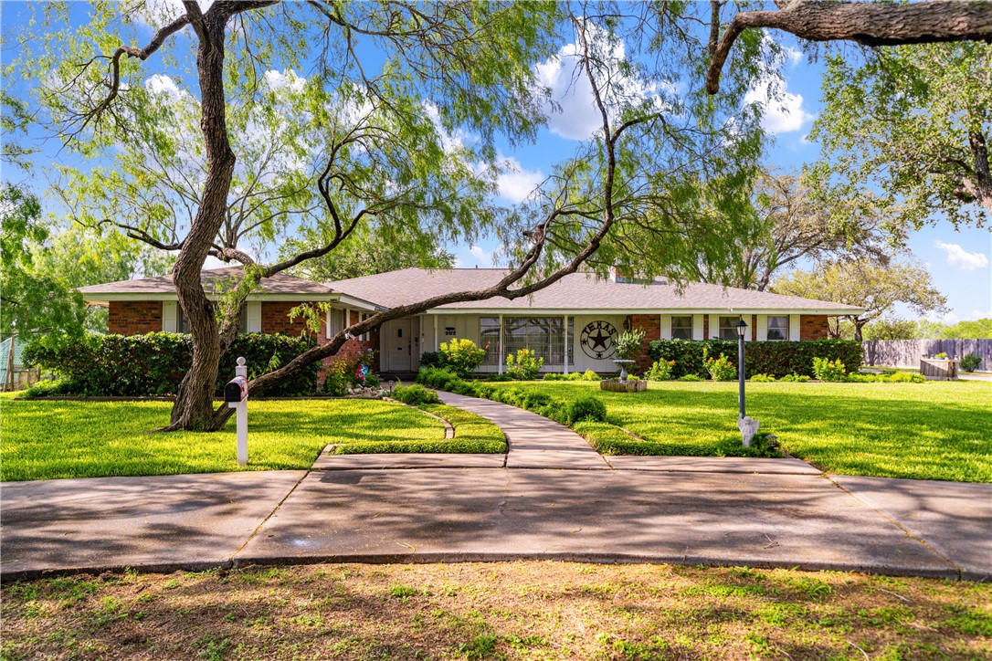 203 W Trant Kingsville TX 78363