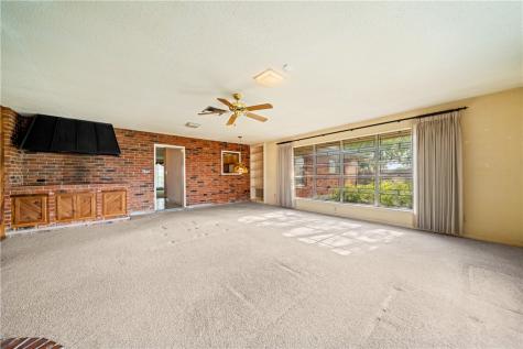 203 W Trant Kingsville TX 78363