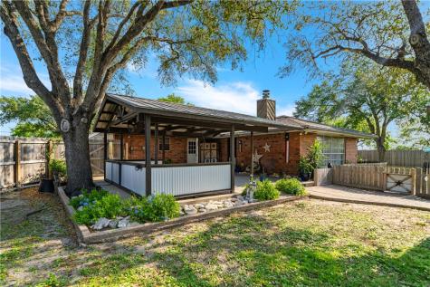 203 W Trant Kingsville TX 78363