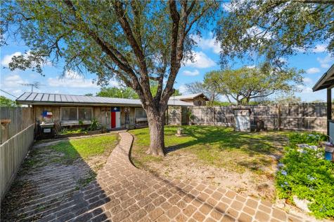 203 W Trant Kingsville TX 78363