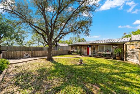 203 W Trant Kingsville TX 78363