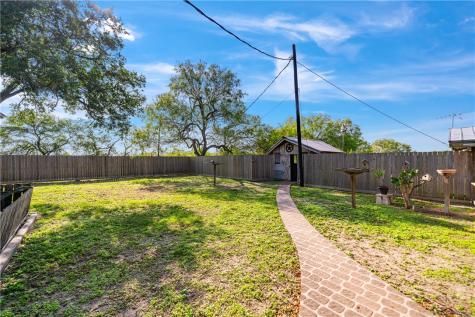 203 W Trant Kingsville TX 78363