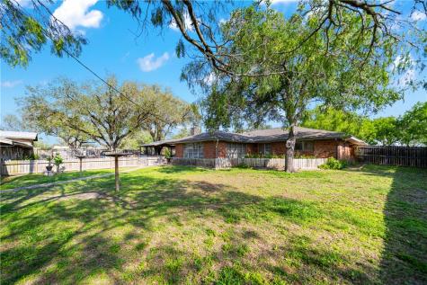 203 W Trant Kingsville TX 78363