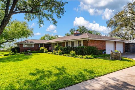 203 W Trant Kingsville TX 78363