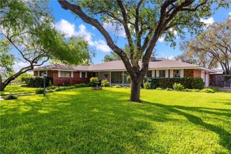 203 W Trant Kingsville TX 78363