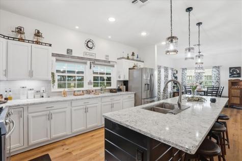 36 W Green Oak Rockport TX 78382