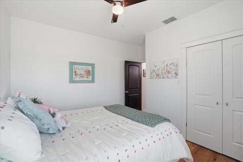 36 W Green Oak Rockport TX 78382