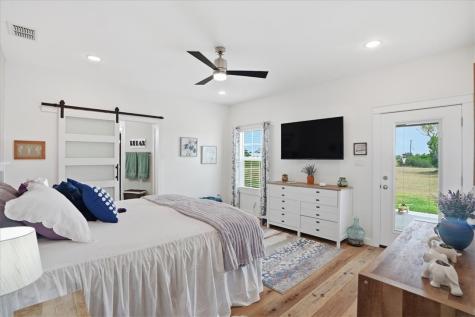 36 W Green Oak Rockport TX 78382