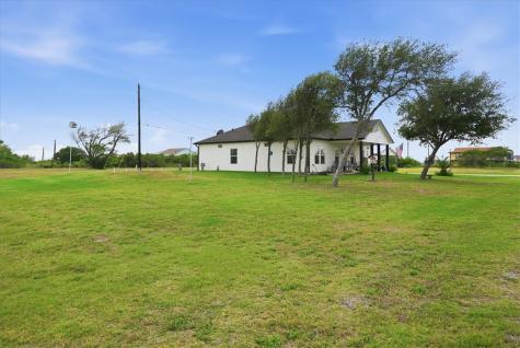 36 W Green Oak Rockport TX 78382