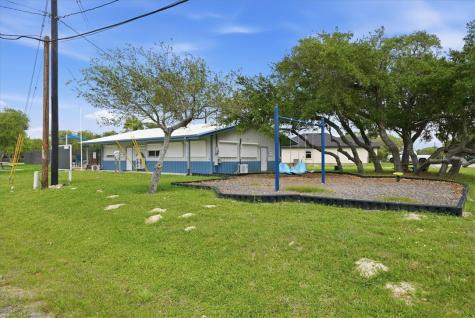 36 W Green Oak Rockport TX 78382
