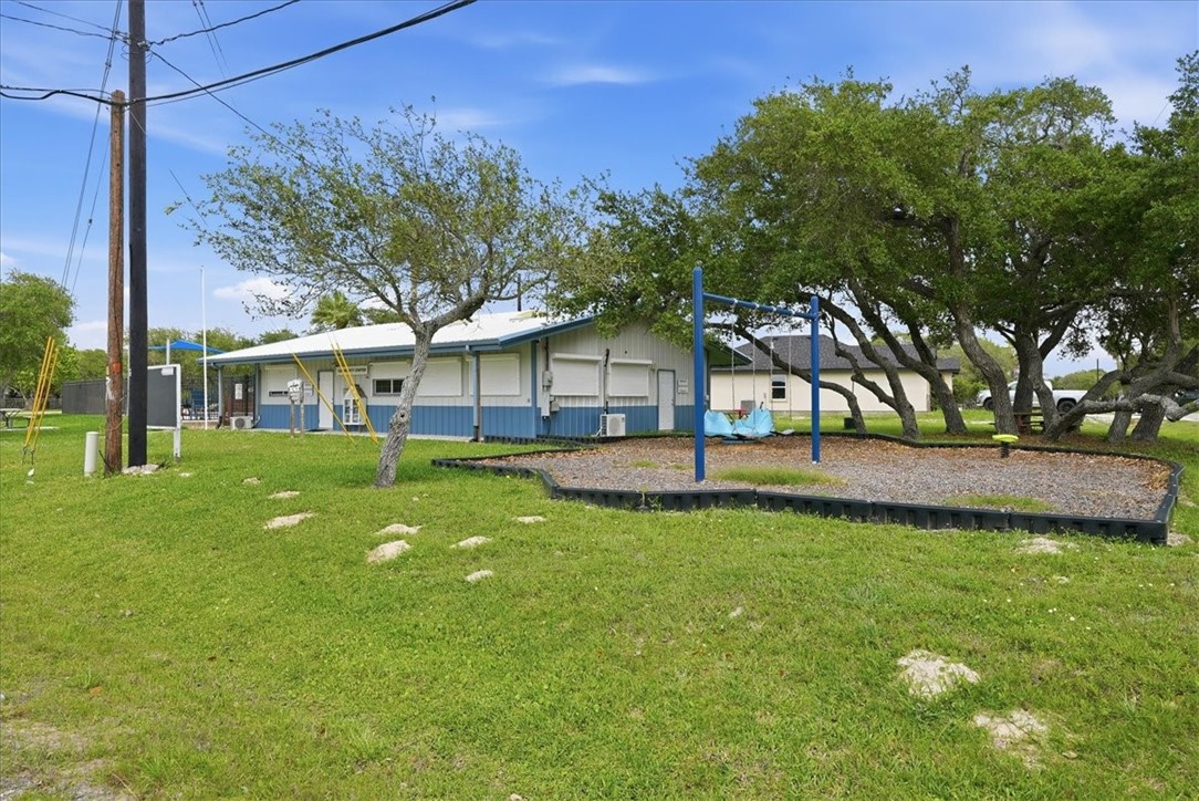 36 W Green Oak Rockport TX 78382