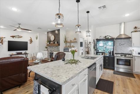 36 W Green Oak Rockport TX 78382