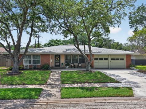 609 Peerman Place Corpus Christi TX 78411