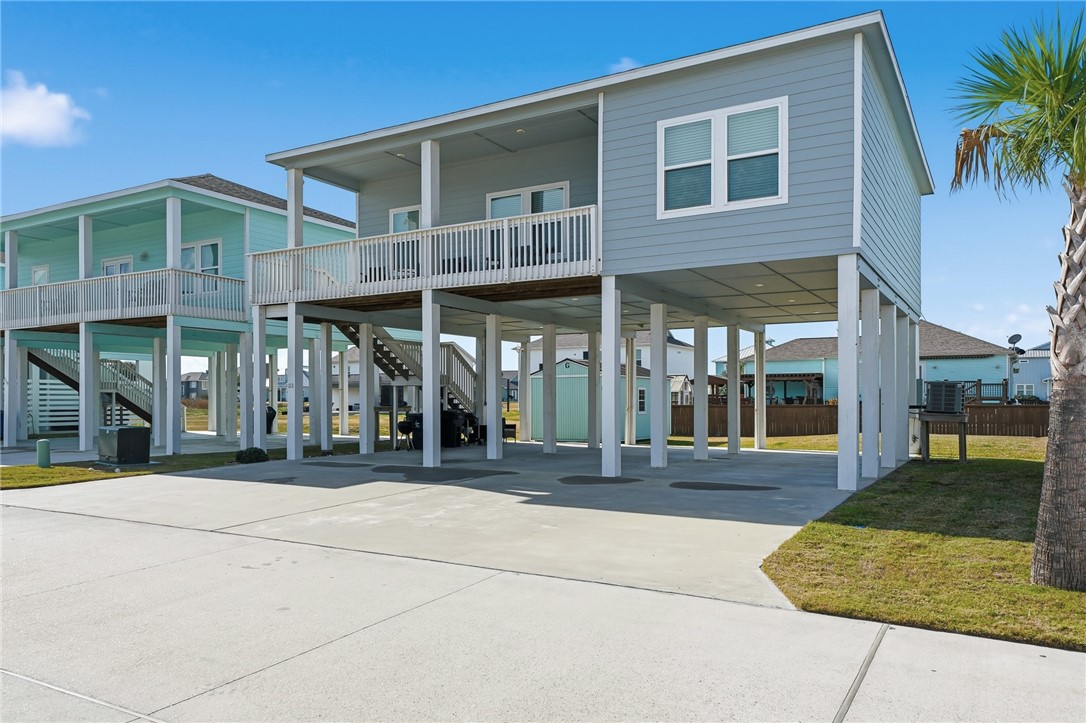 111 Paradise Drive Rockport TX 78382
