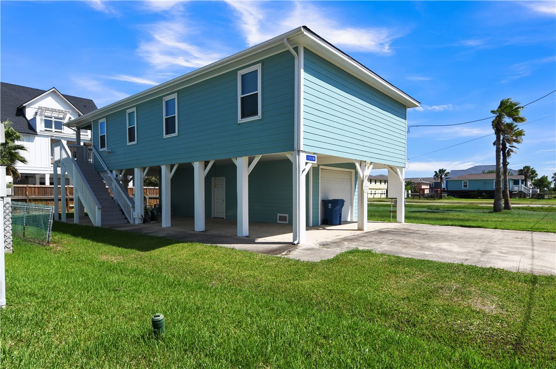 1228 S Live Oak Street Rockport TX 78382