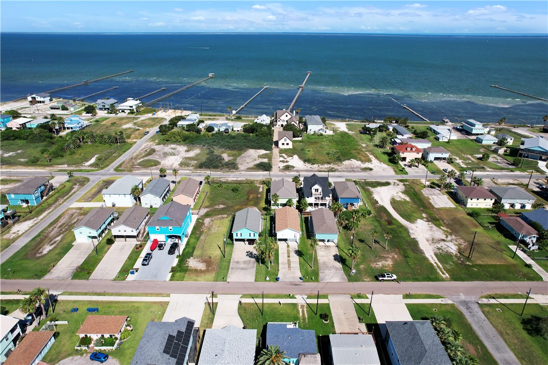 1228 S Live Oak Street Rockport TX 78382