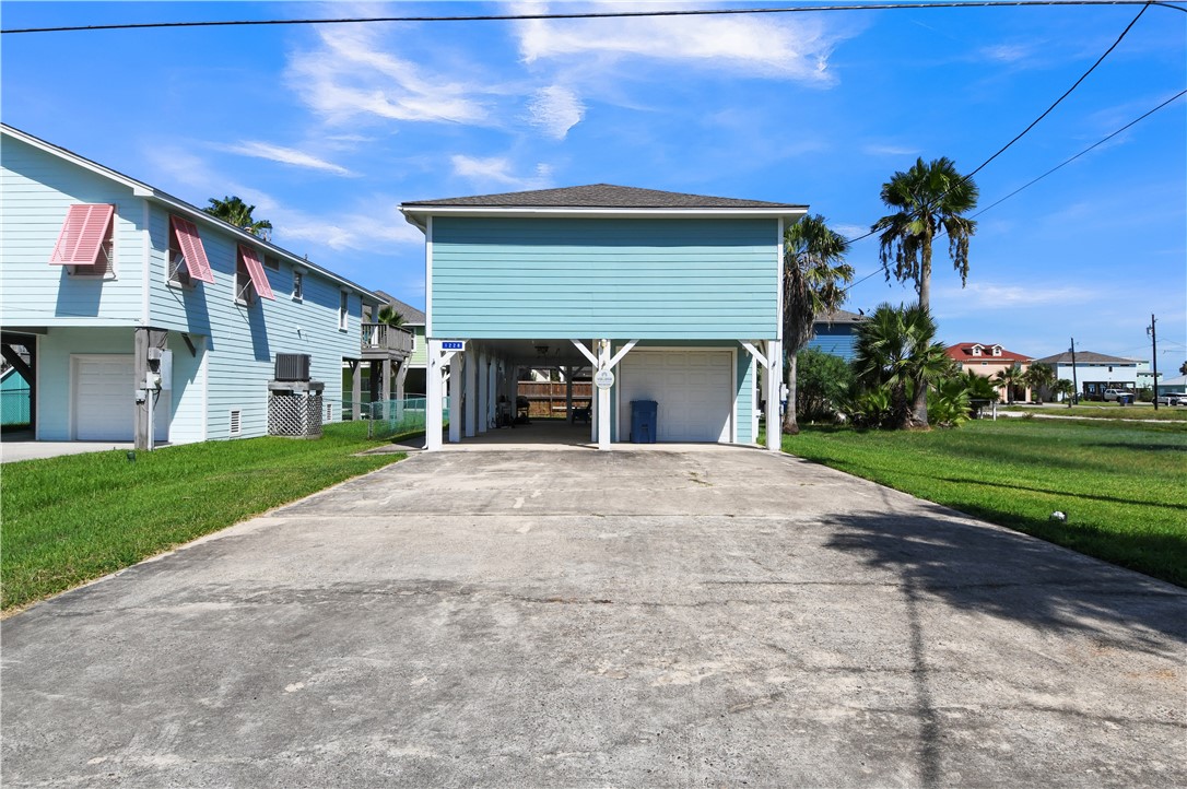 1228 S Live Oak Street Rockport TX 78382