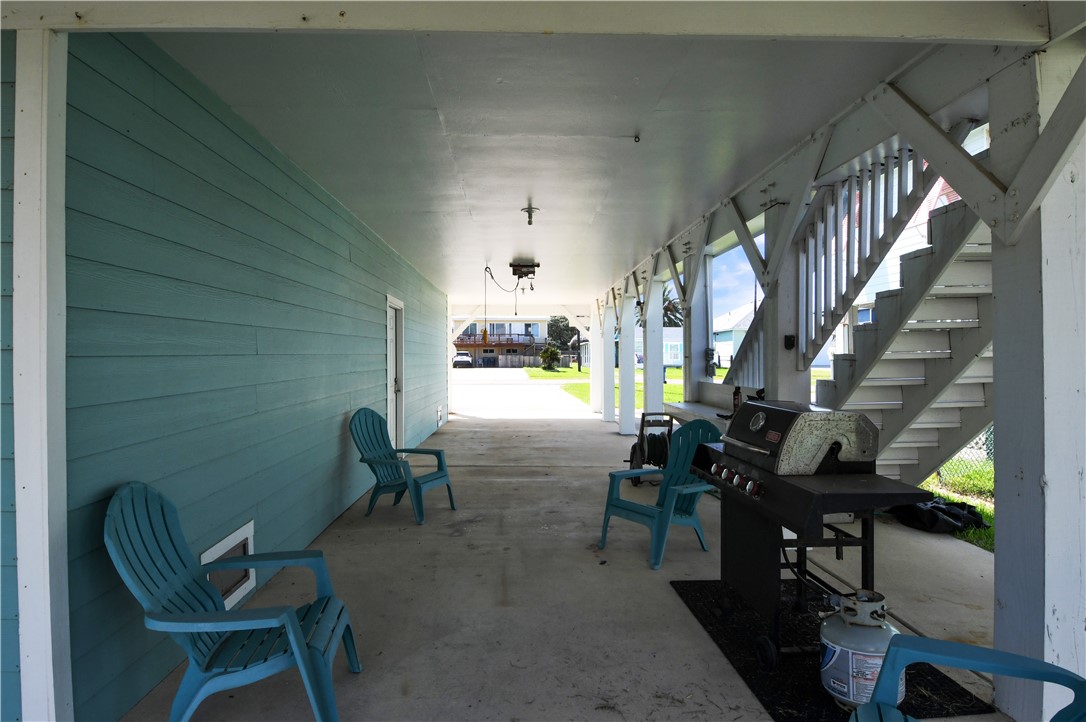 1228 S Live Oak Street Rockport TX 78382