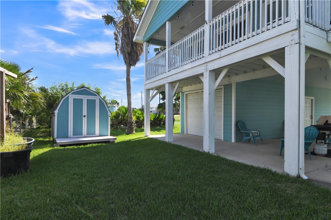 1228 S Live Oak Street Rockport TX 78382