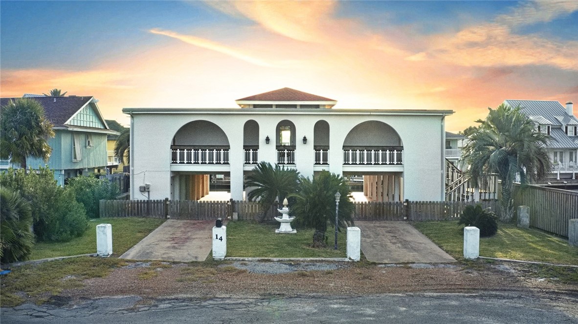 14 Jamaica Drive Rockport TX 78382