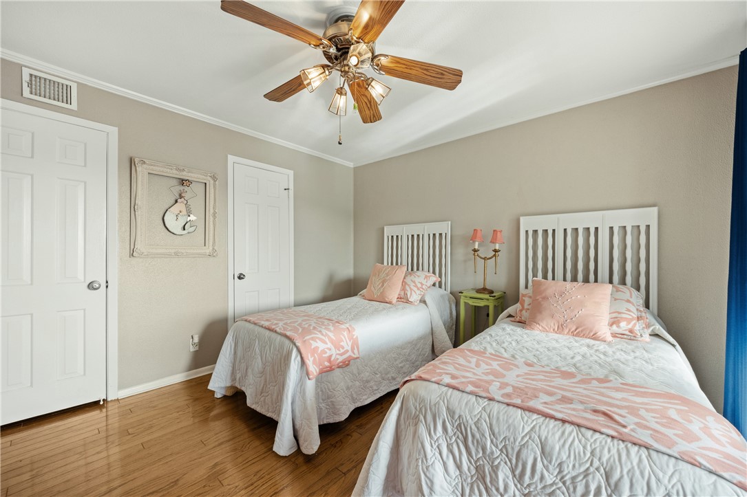 14 Jamaica Drive Rockport TX 78382