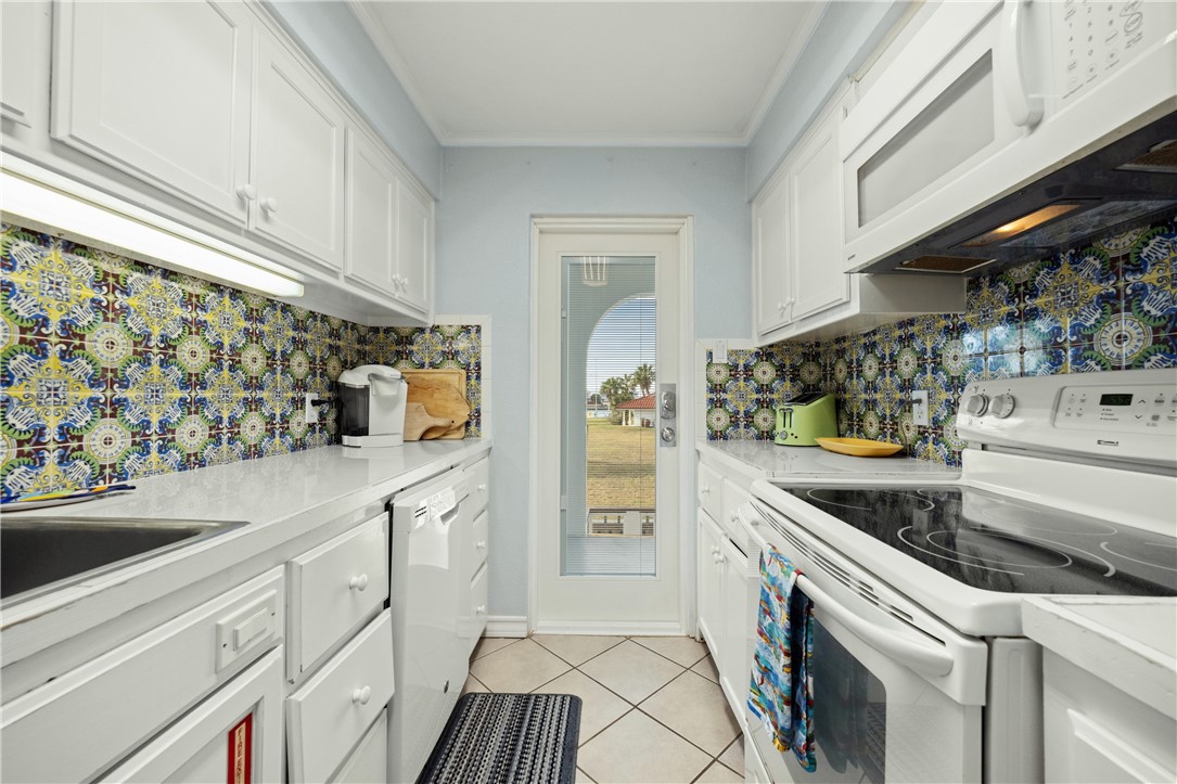 14 Jamaica Drive Rockport TX 78382
