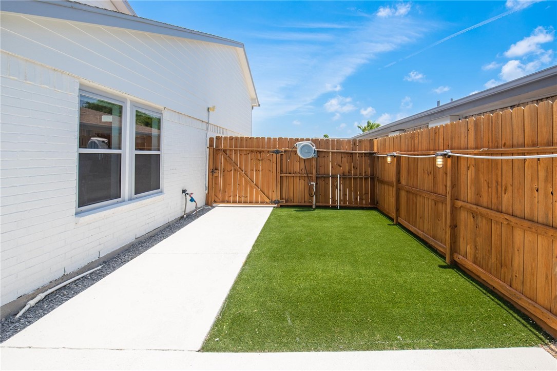 13818 Mizzen Street Corpus Christi TX 78418