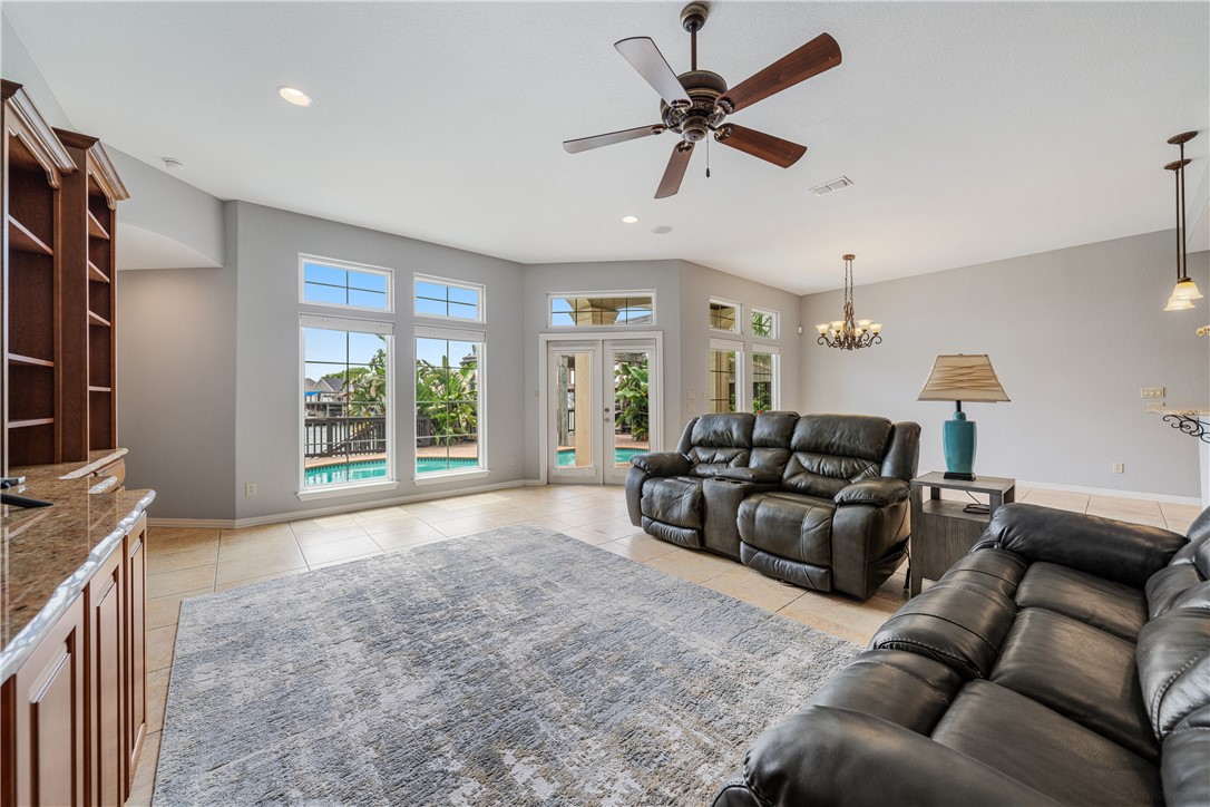 13825 Captains Row Corpus Christi TX 78418