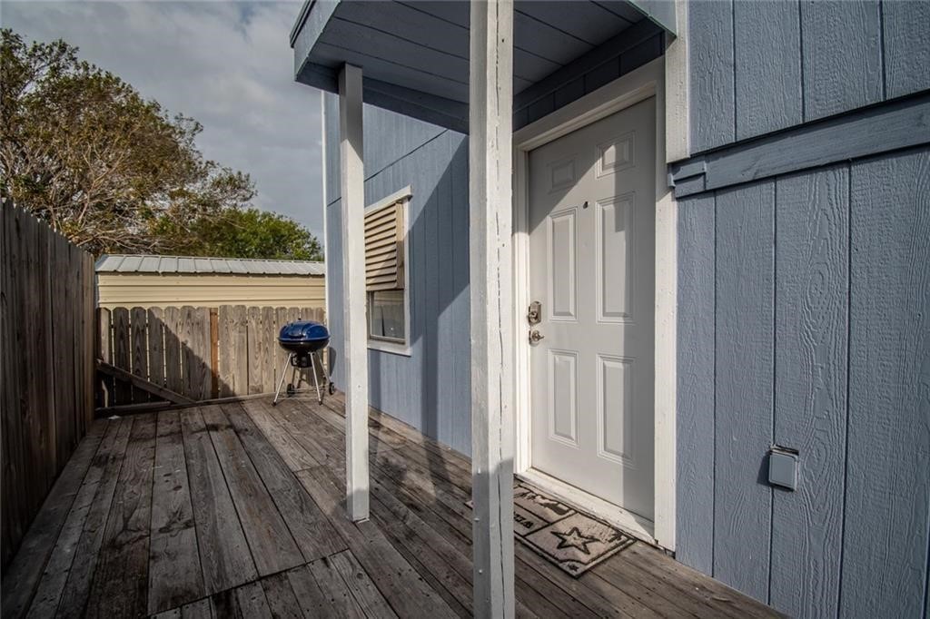 938 E Lakeside Drive Corpus Christi TX 78418