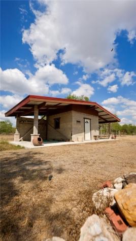 240 County Road 2112 Alice TX 78332