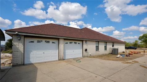 240 County Road 2112 Alice TX 78332
