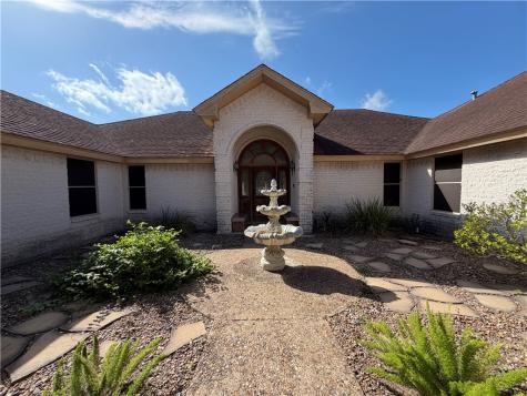 911 SW 11th Street Premont TX 78375